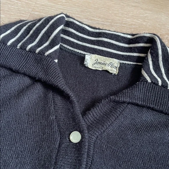 Vintage short sleeve sweater top - Picture 2 of 4